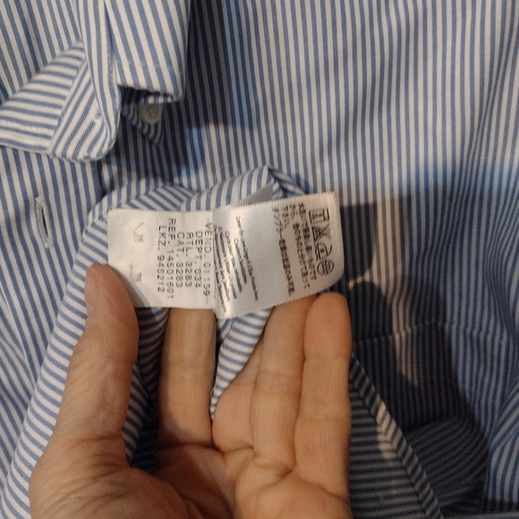 Eddie Bauer size large wrinkle resistant 100% cotton button-down pinstripe shirt - Picture 6 of 9